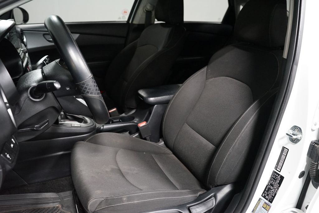 Thumbnail: 2021 Kia Forte - 6