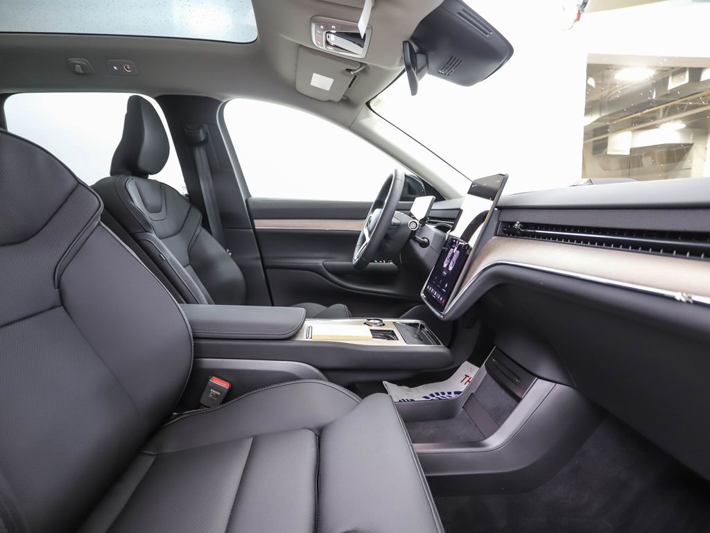Thumbnail: 2025 Volvo EX90 - 28
