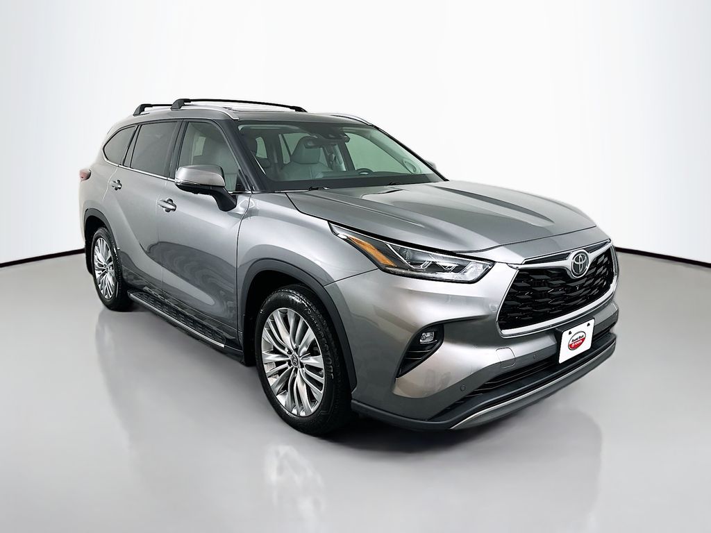 Thumbnail: 2025 Toyota Highlander - 3