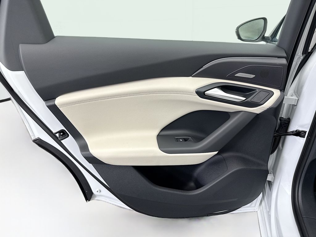Thumbnail: 2025 Audi A6 - 25