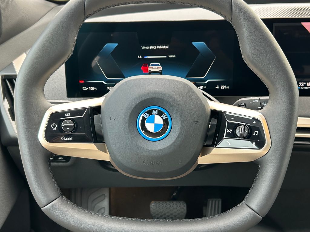 2025 BMW iX xDrive50 19