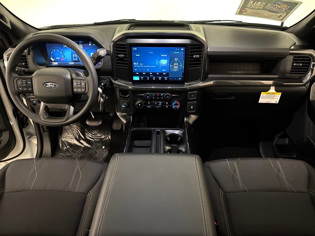 2025 Ford F-150 STX photo 4