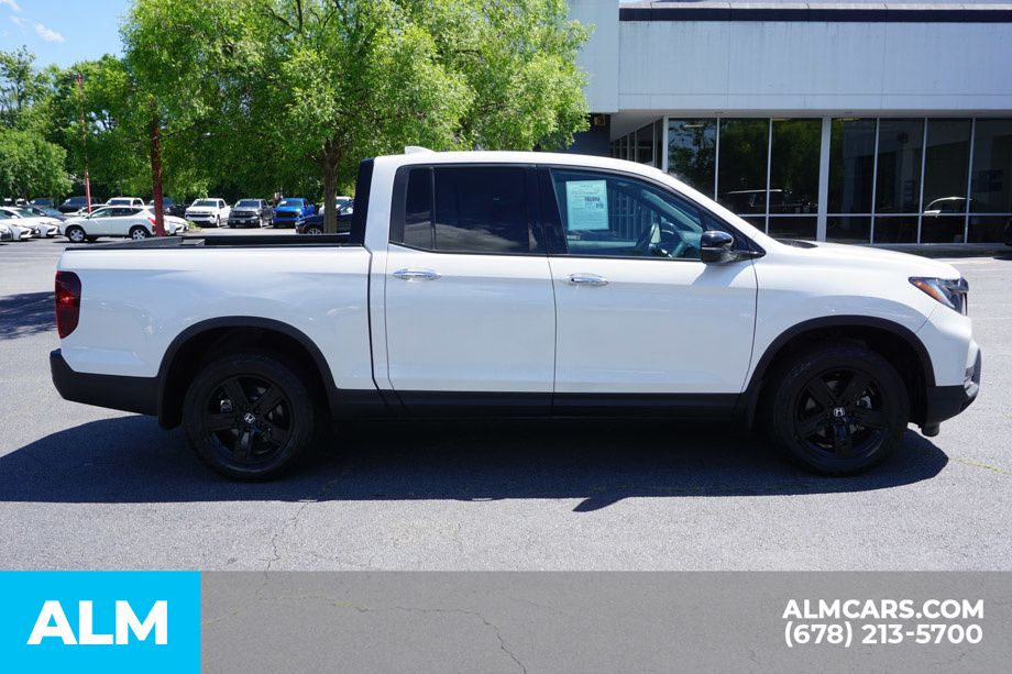 2023 Honda Ridgeline Black Edition photo 8