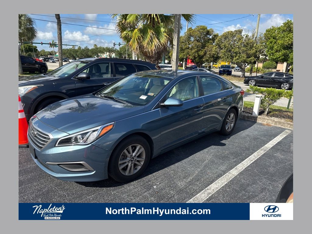 Nouveau Blue 2017 Hyundai Sonata SE FWD Sedan Front-Wheel Drive 6-Speed Automatic