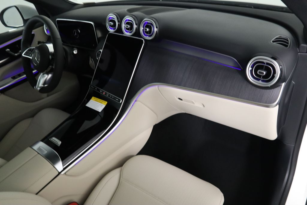 Thumbnail: 2025 Mercedes-Benz GLC - 18