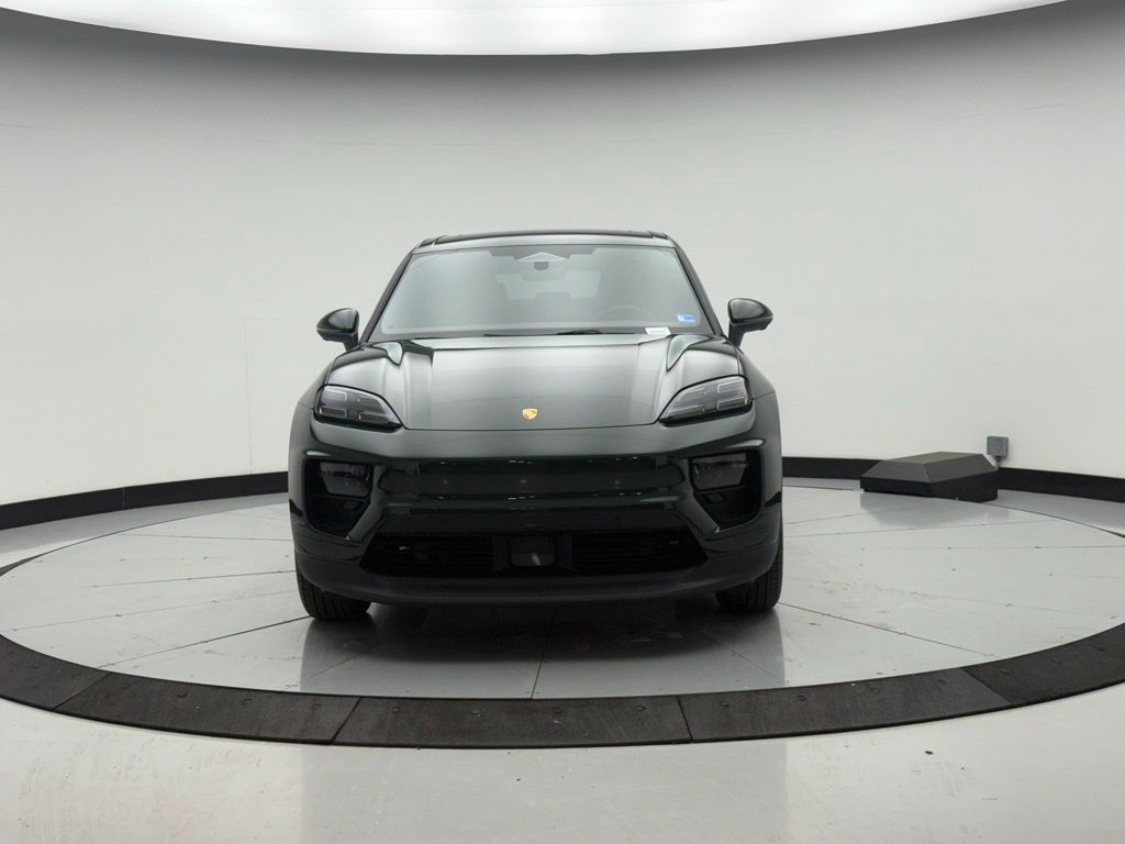 Thumbnail: 2026 Porsche Macan - 8