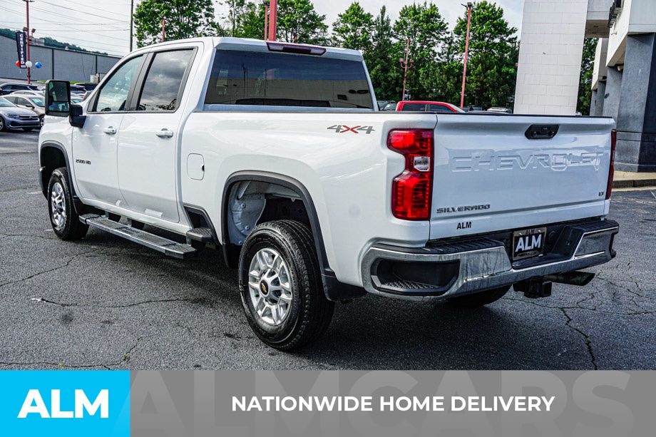 Used 2025 White Chevrolet LT image 5