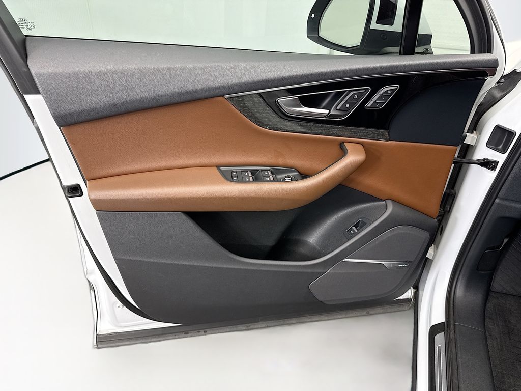 Thumbnail: 2018 Audi Q7 - 23