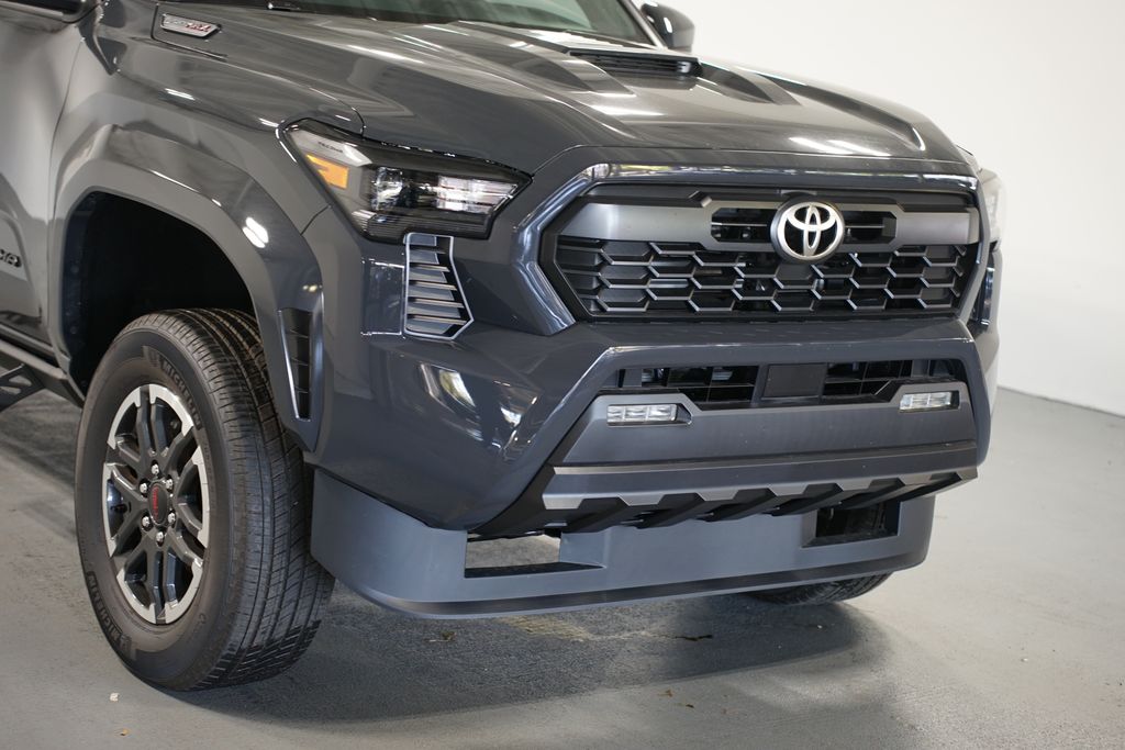 Thumbnail: 2025 Toyota Tacoma - 4