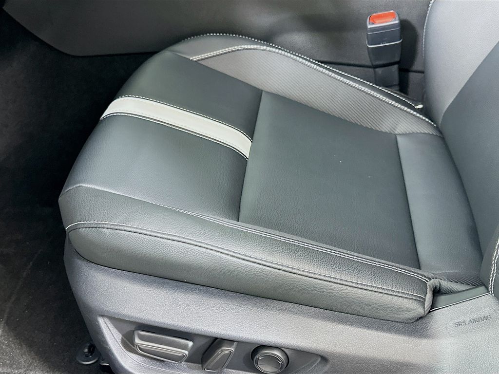 Thumbnail: 2025 Toyota Camry - 19