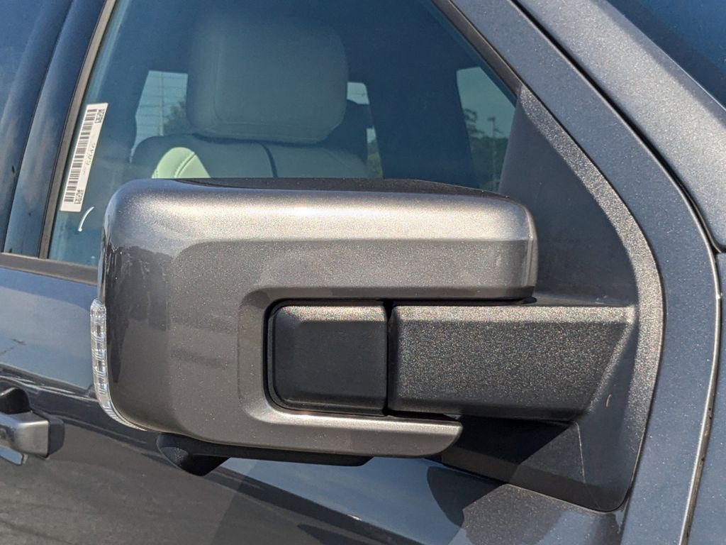 2025 Ford F-150 Lightning Platinum