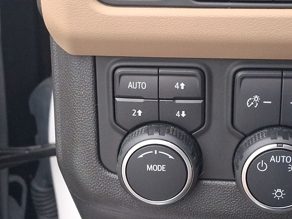 Thumbnail: 2023 Chevrolet Tahoe - 25