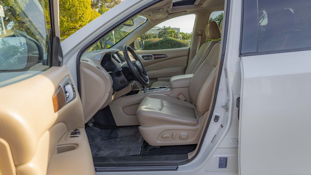 Used 2020 Nissan Pathfinder Platinum 4D Sport Utility