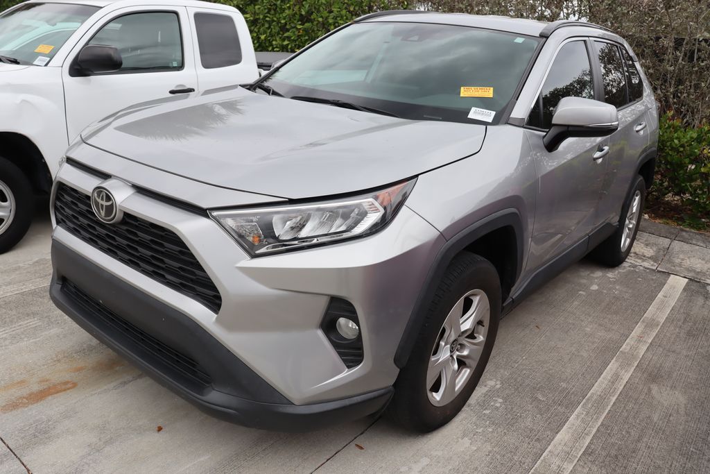 2021 Toyota RAV4 XLE 2