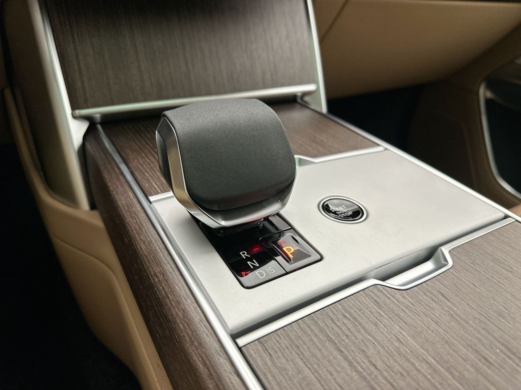Thumbnail: 2026 Land Rover Range Rover - 12