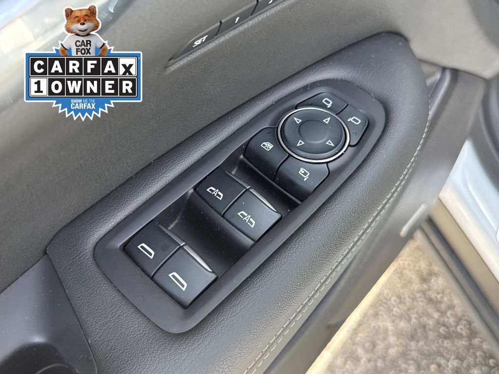 2024 Cadillac XT6 Luxury White at River Oaks CDJR