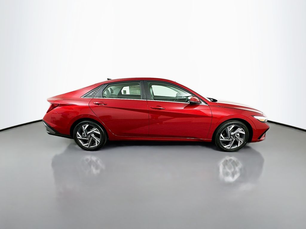 Thumbnail: 2025 Hyundai Elantra - 4