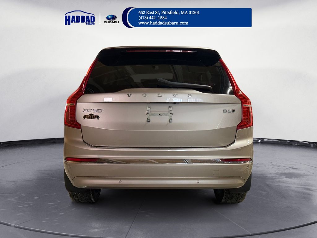2024 Volvo XC90 B6 Plus Bright Theme photo