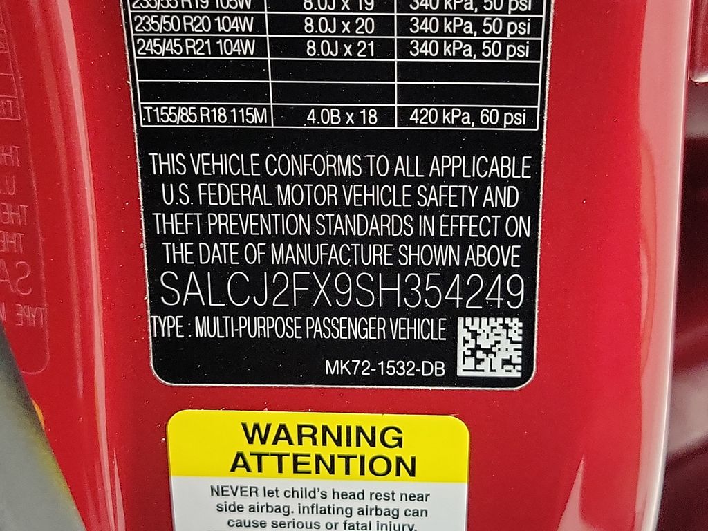 Thumbnail: 2025 Land Rover Discovery Sport - 14