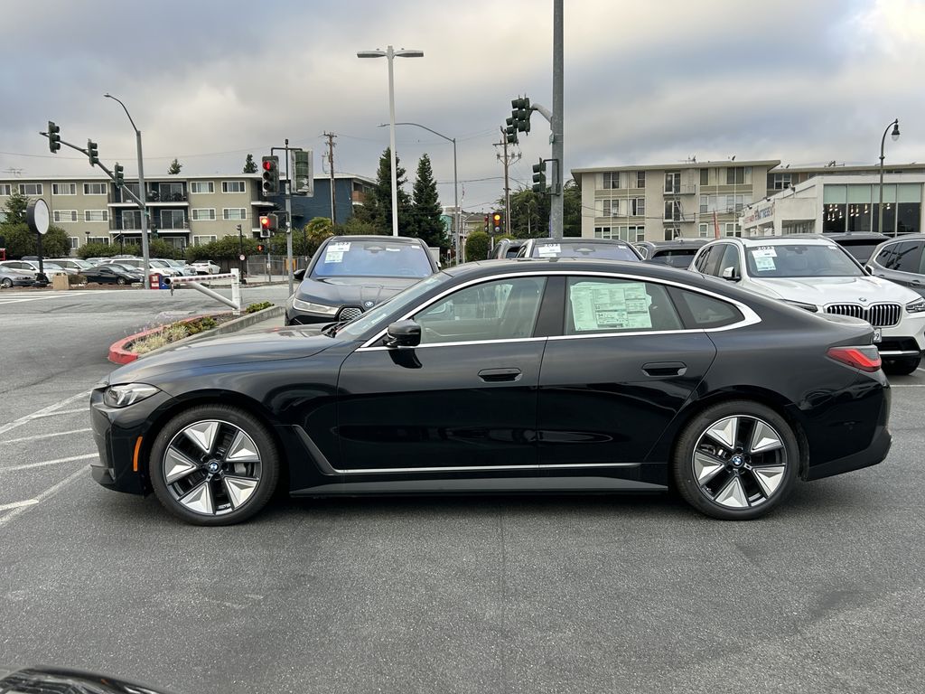 Thumbnail: 2025 BMW i4 - 2