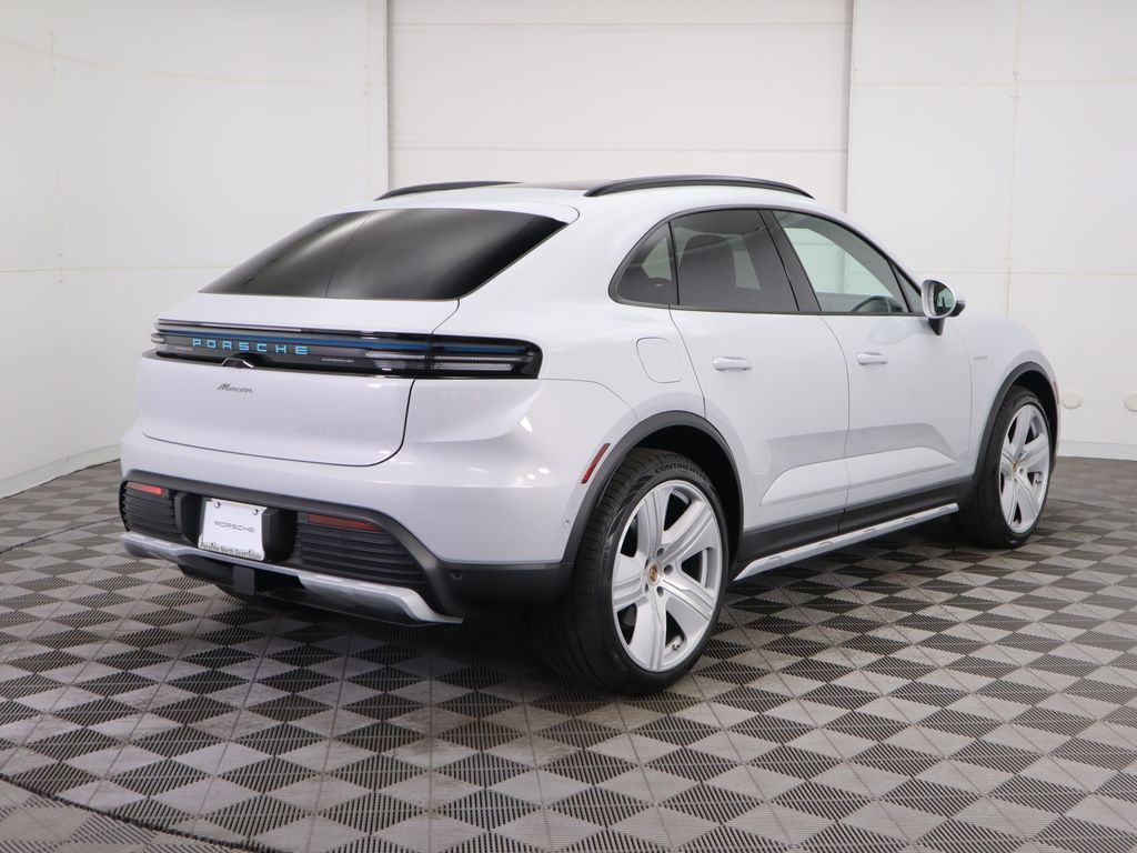 Thumbnail: 2025 Porsche Macan - 7