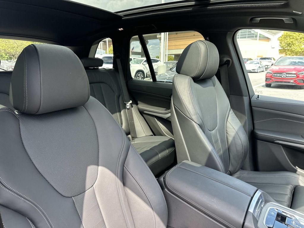 Thumbnail: 2022 BMW X5 - 22