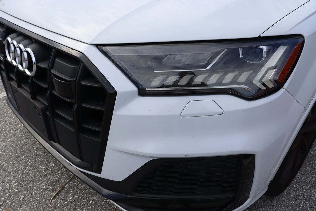 Thumbnail: 2020 Audi SQ7 - 3