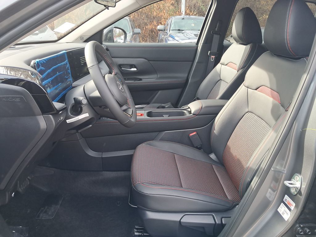 2026 Nissan Kicks SR - 9