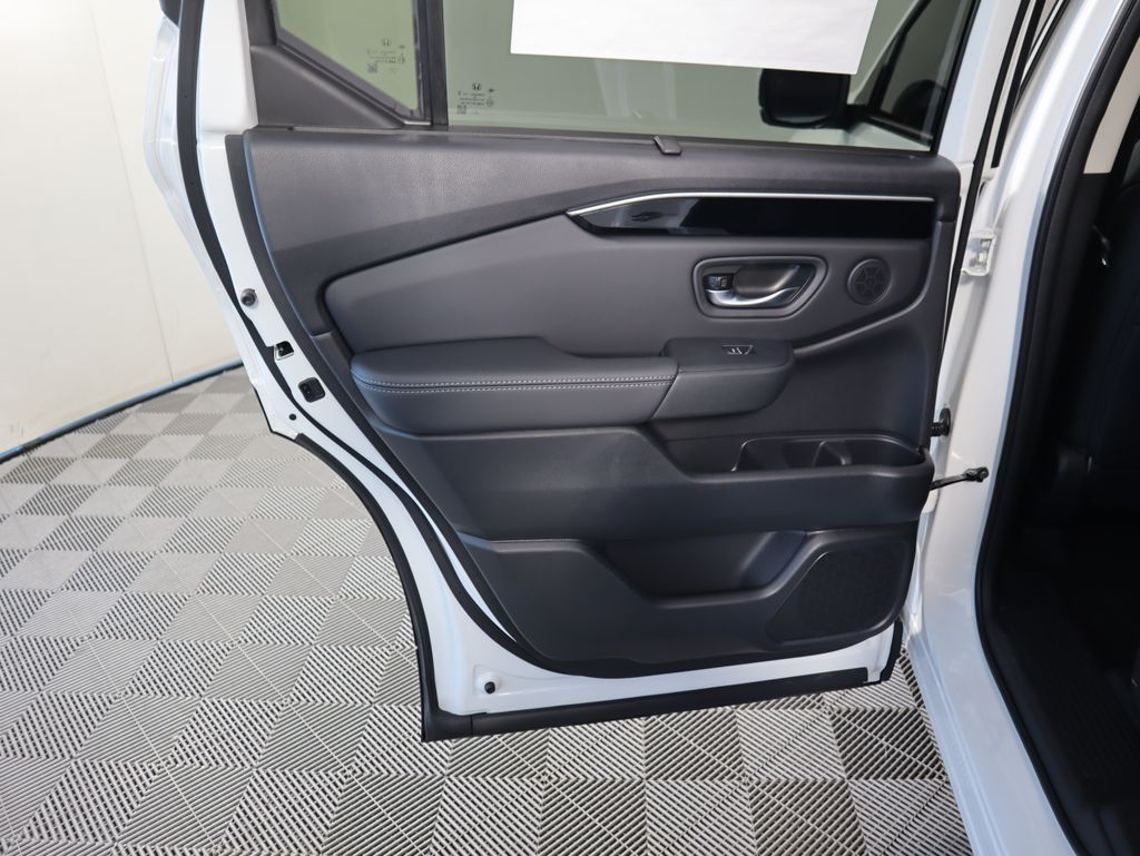 Thumbnail: 2025 Honda Pilot - 27