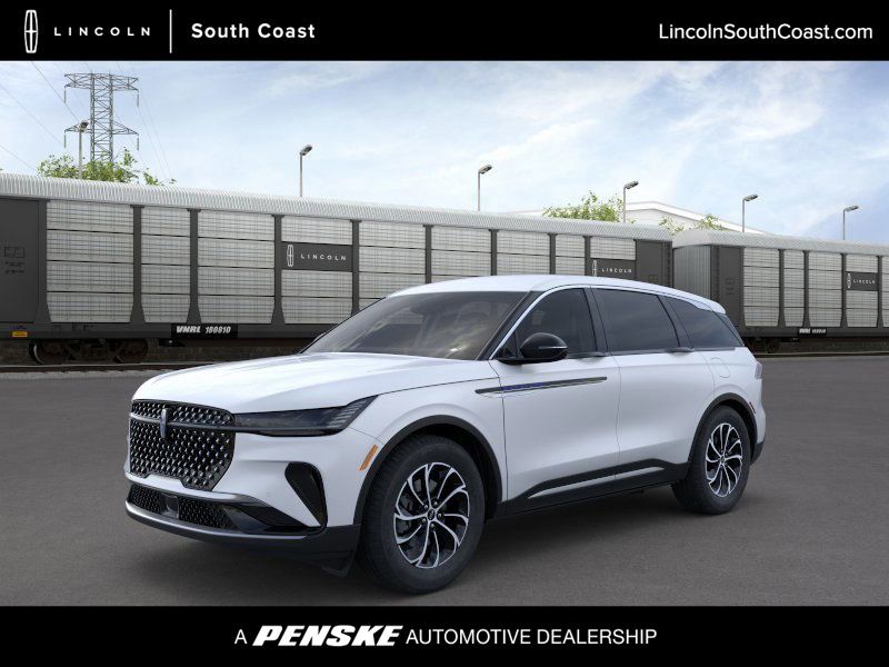 Thumbnail: 2025 Lincoln Nautilus - 1