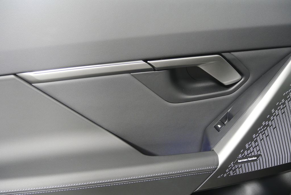 2025 BMW 5 Series 530i 14