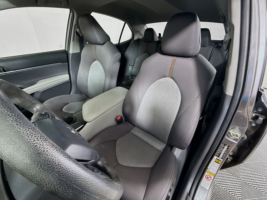 Thumbnail: 2019 Toyota Camry - 20