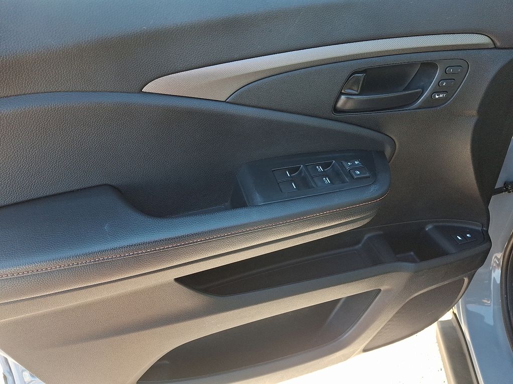 Thumbnail: 2023 Honda Passport - 13