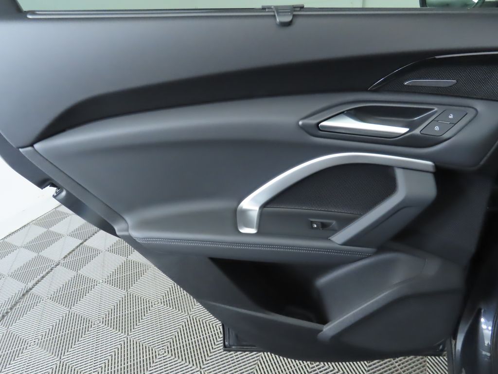 2025 Audi Q5  28