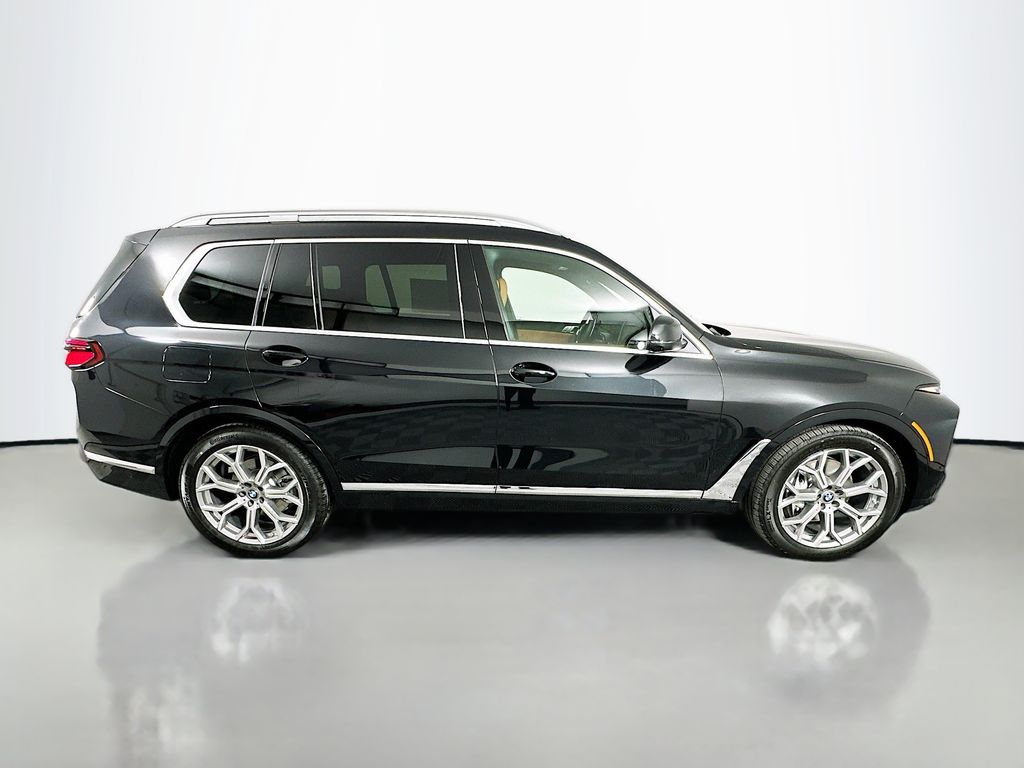 Thumbnail: 2026 BMW X7 - 4