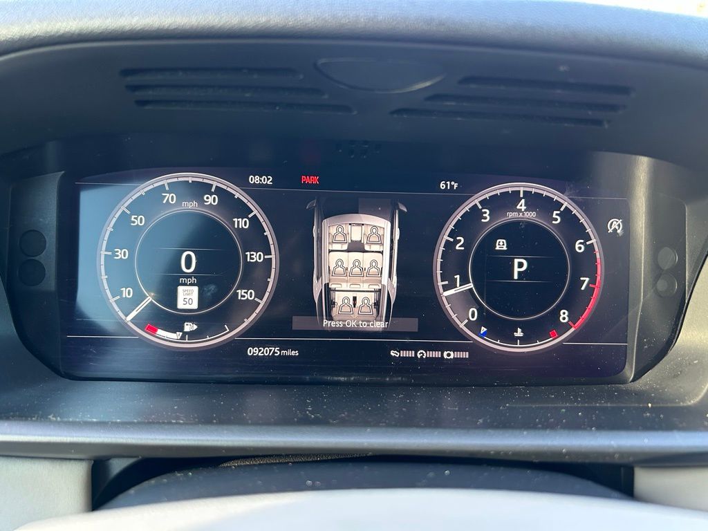 Thumbnail: 2018 Land Rover Discovery - 23