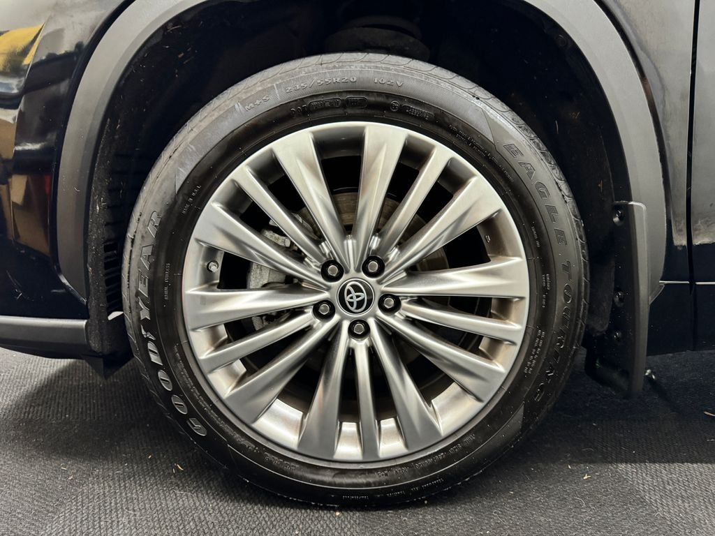 2023 Toyota Highlander Platinum