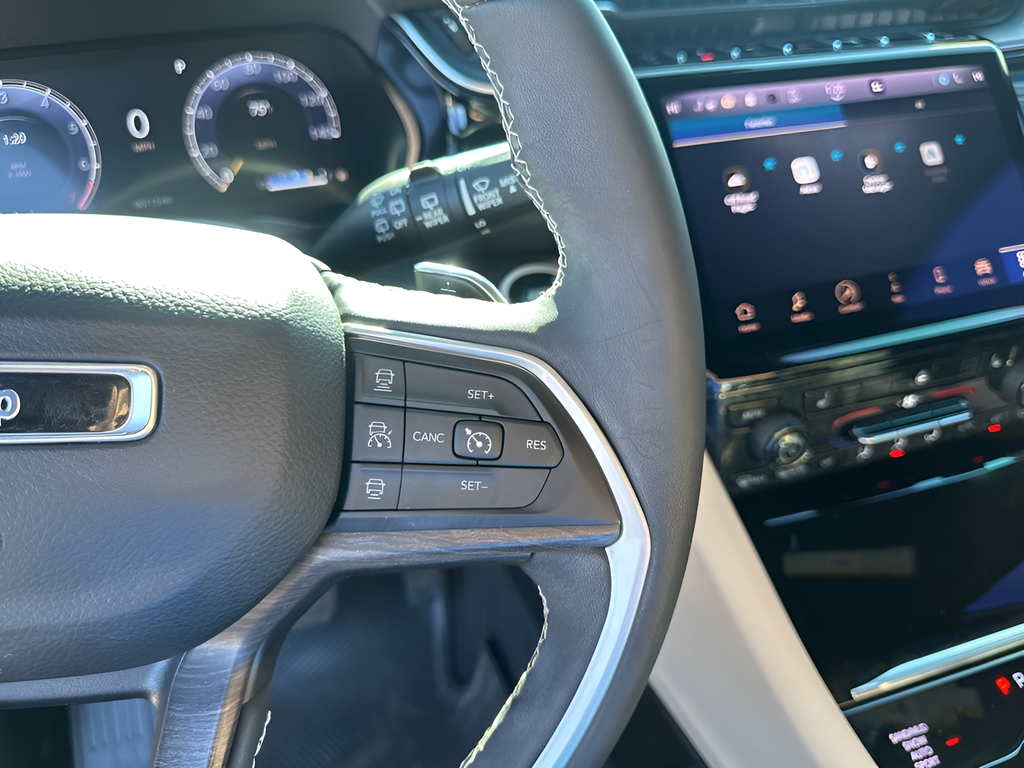 Used Car 2023 Jeep Grand Cherokee  Limited For Sale Under $30,000 In Austin, Texas