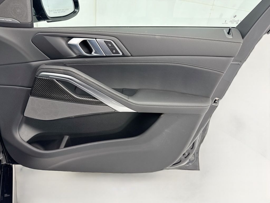 Thumbnail: 2027 BMW X6 - 24
