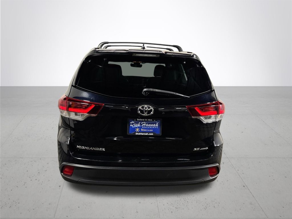 2019 Toyota Highlander SE