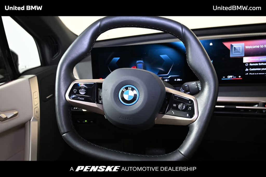 Thumbnail: 2022 BMW iX - 14