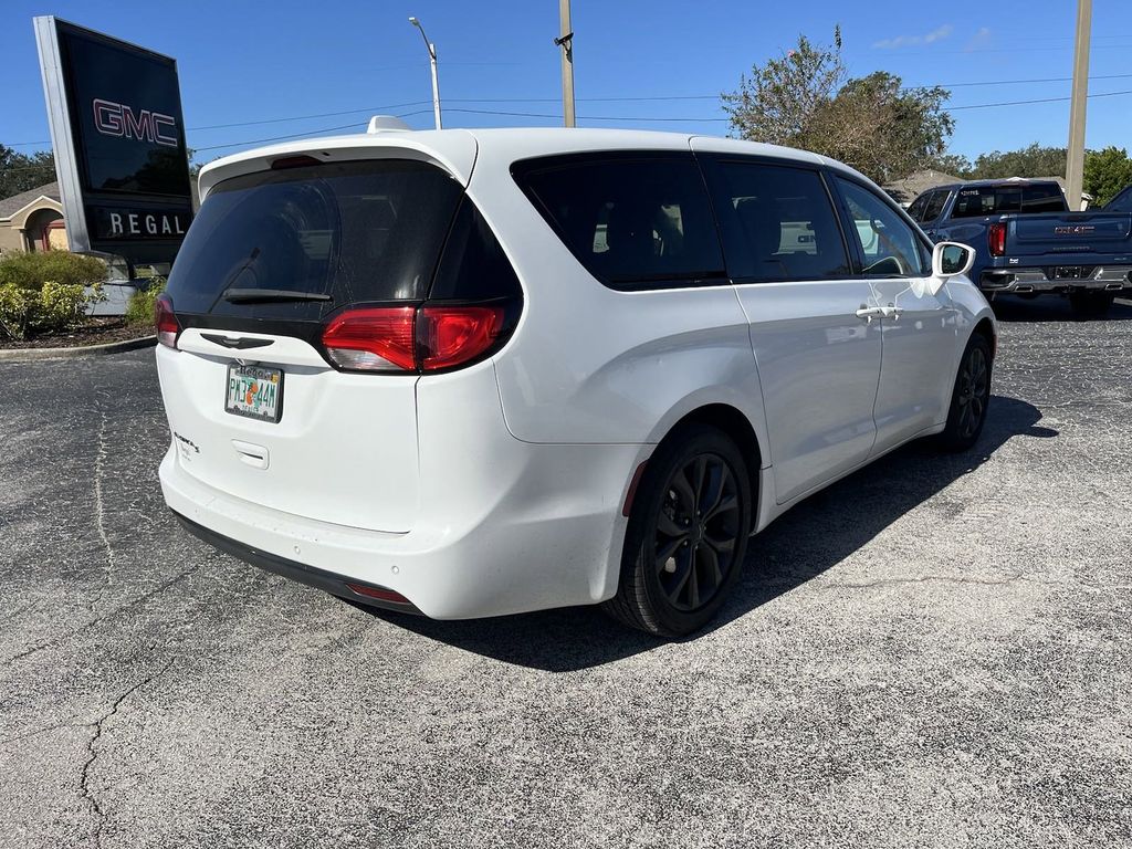 2018 Chrysler Pacifica Touring Plus 5