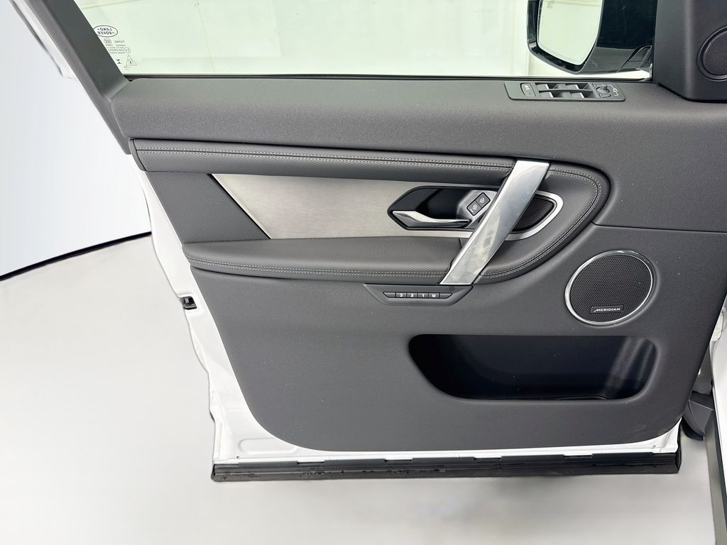 Thumbnail: 2026 Land Rover Discovery Sport - 23
