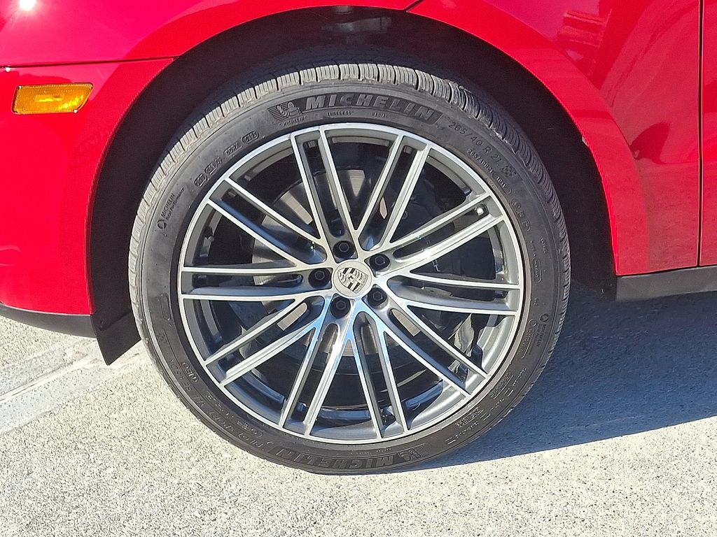 Thumbnail: 2025 Porsche Macan - 12