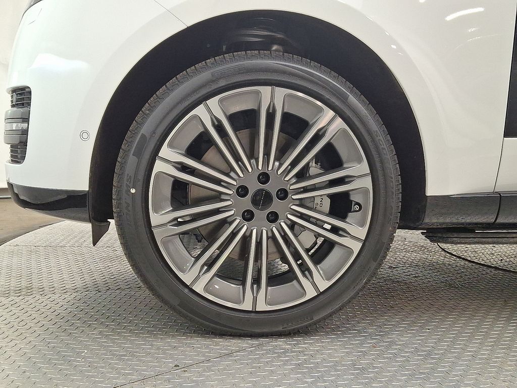 Thumbnail: 2026 Land Rover Range Rover - 5