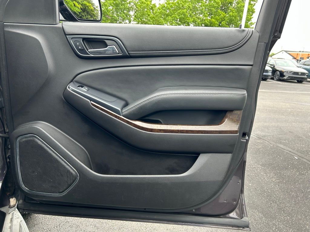 2015 Chevrolet Suburban LS 24