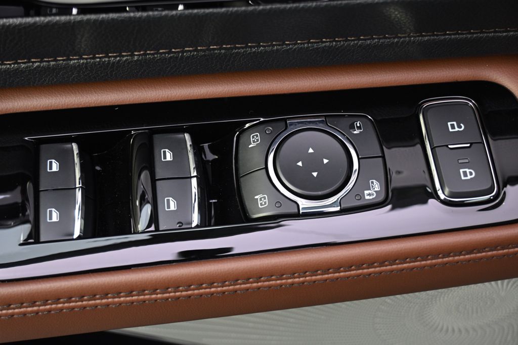 New 2026 White Lincoln Reserve image 24