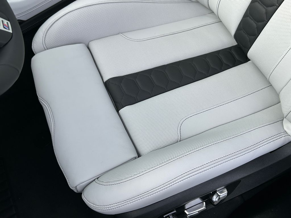 Thumbnail: 2026 BMW X5 - 15