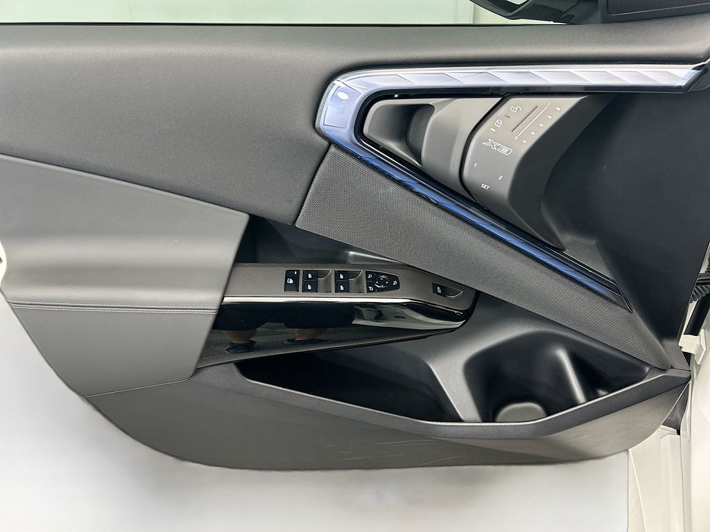 Thumbnail: 2025 BMW X3 - 22