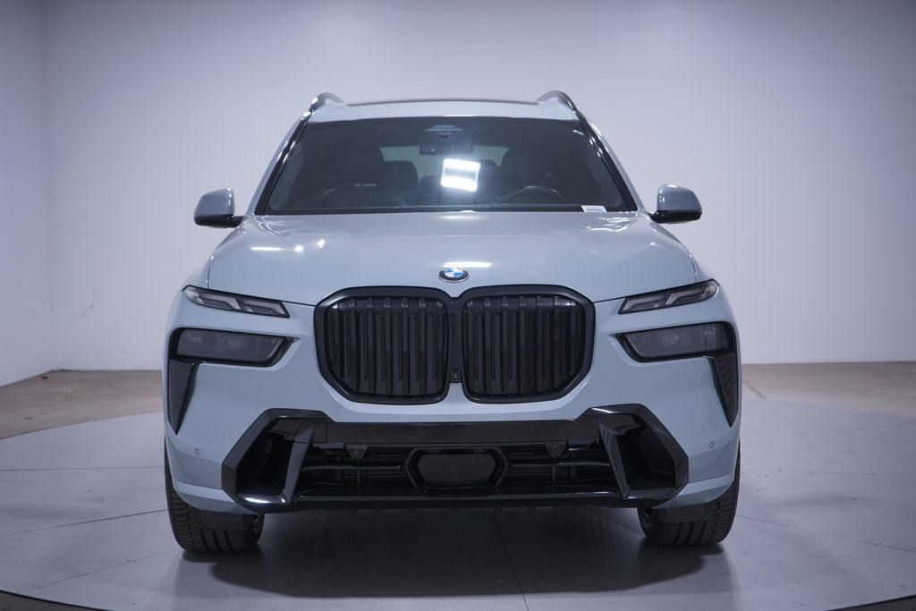 Thumbnail: 2023 BMW X7 - 4